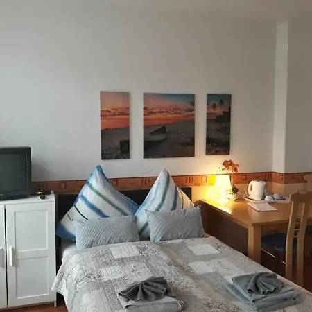 Elli Kroessner בית הארחה 2*