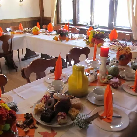 Elli Kroessner בית הארחה