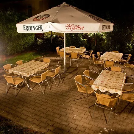 בית הארחה Elli Kroessner