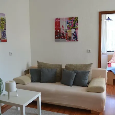 Elli Kroessner Guest house